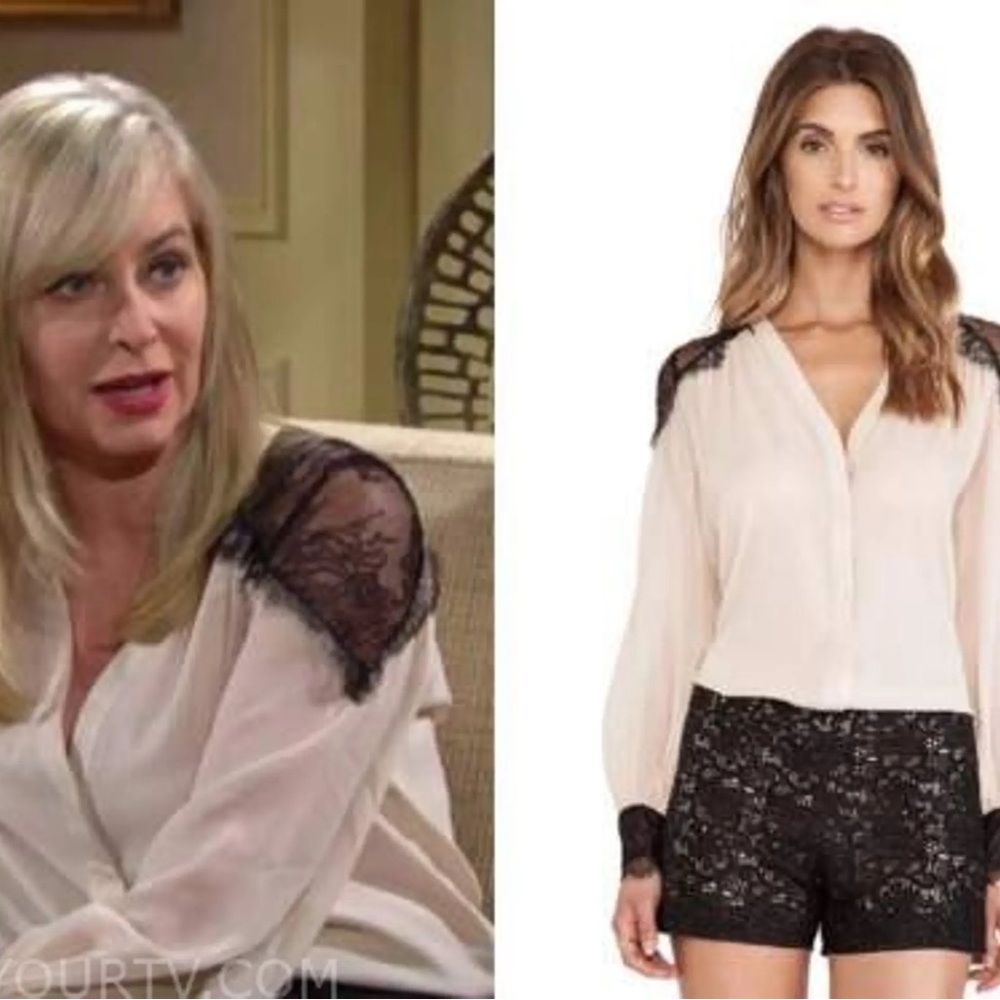 ALICE + OLIVIA Sofia Lace Shoulder Blouse in Nude Lip M